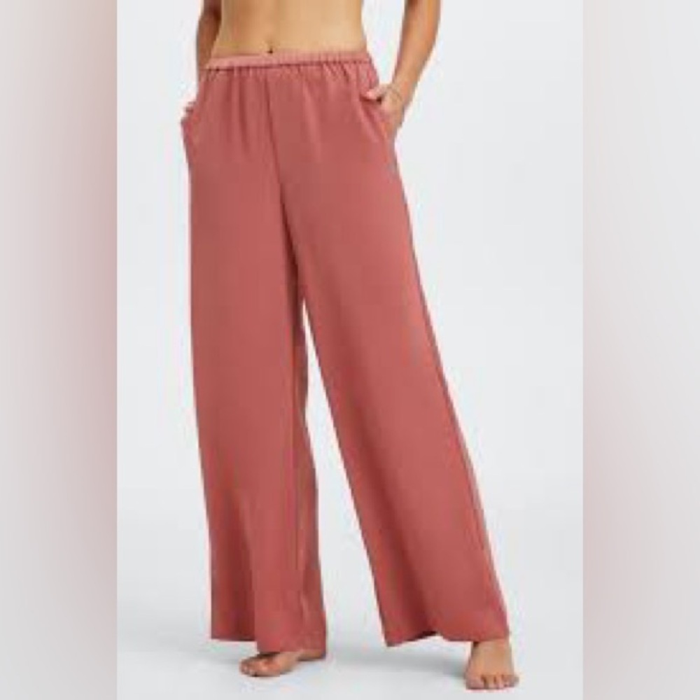 NWT Fabletics EcoSatin Sleep Bottoms in Terra Cotta, Size 2X